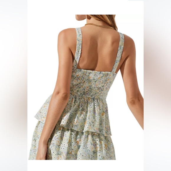ASTR the Label Midsummer Tiered Floral Dress Size M - Picture 10 of 11